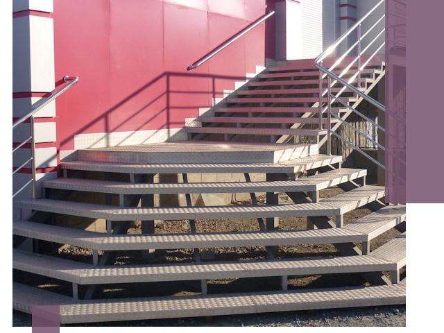 Лестницы для магазина в Златоусте — изготовление и монтаж