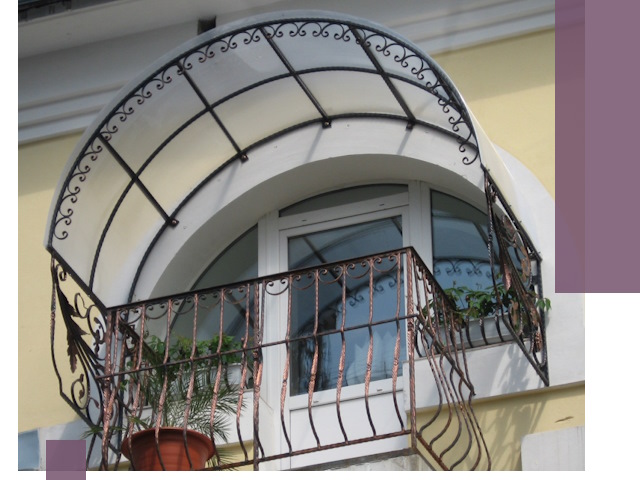 Козырьки над балконом в Златоусте — изготовление и монтаж